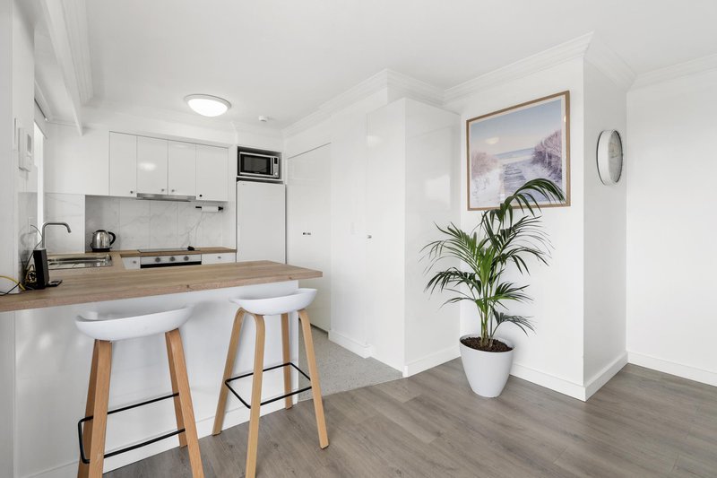 Photo - Broadbeach QLD 4218 - Image 1