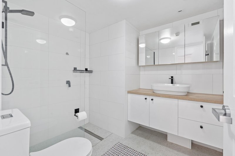 Photo - Broadbeach QLD 4218 - Image 9