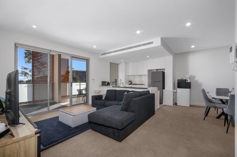 C303/2 Rowe Drive, Potts Hill NSW 2143