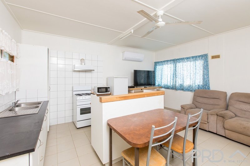 Photo - Cabin 13, 498 Sturt Highway (Sunraysia Holiday Park) , Mildura VIC 3500 - Image 6