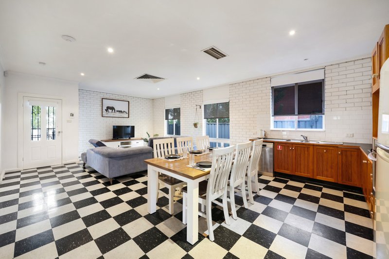 Photo - Cottage/102 Brisbane Street, Tamworth NSW 2340 - Image 2