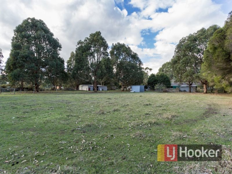 Photo - Cranbourne East VIC 3977 - Image 6