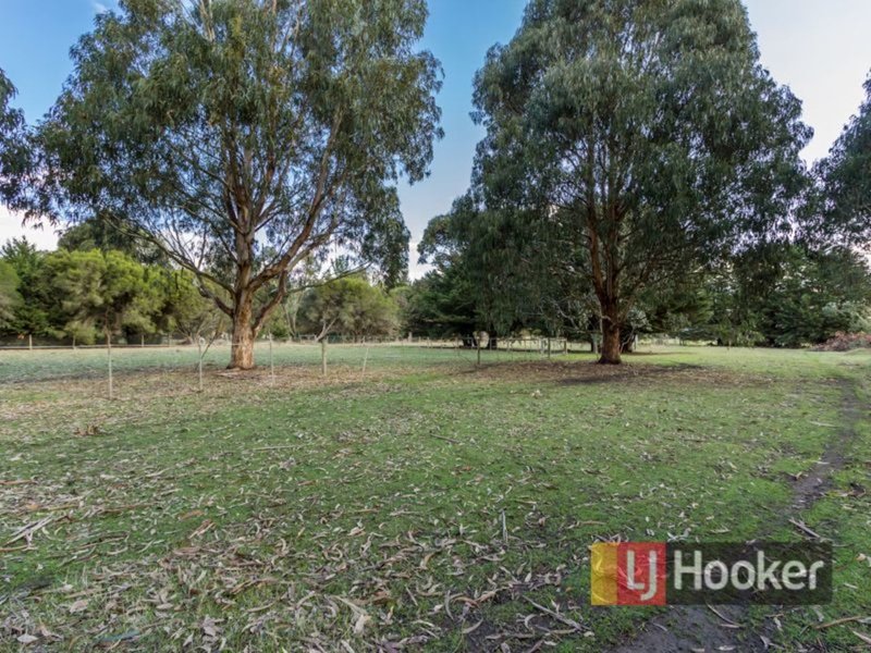 Photo - Cranbourne East VIC 3977 - Image 8