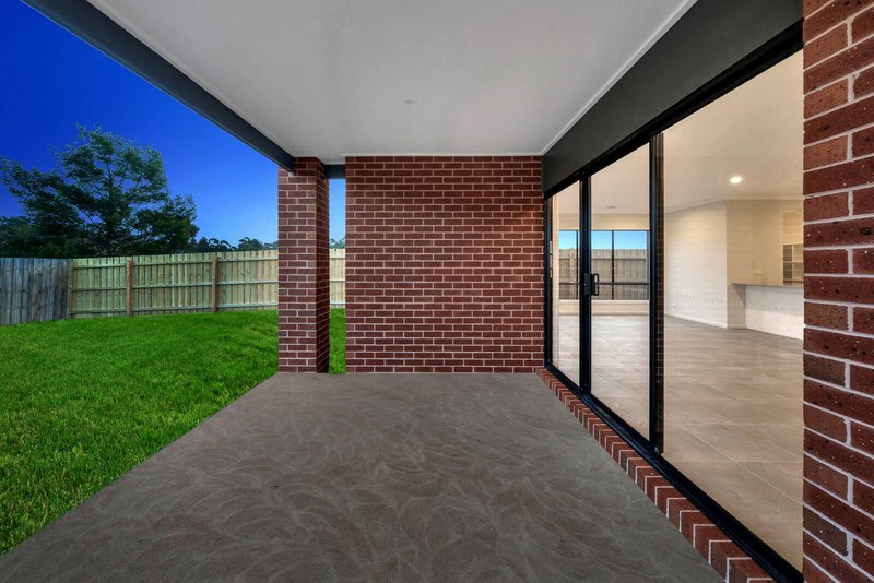 Photo - Cranbourne East VIC 3977 - Image 16