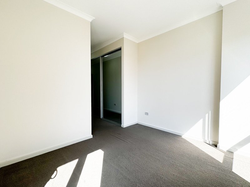 Photo - D106/48-56 Derby Street, Kingswood NSW 2747 - Image 4