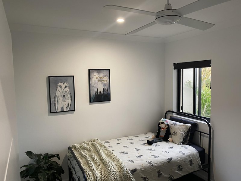 Photo - D18/1 Great Hall Drive, Miami QLD 4220 - Image 5