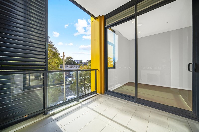 Photo - D4211/1 Hamilton Crescent, Ryde NSW 2112 - Image 3