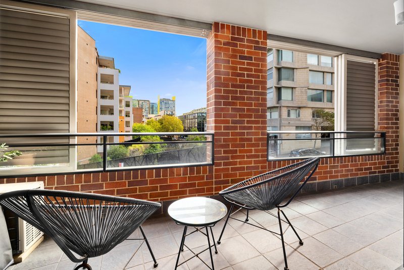 Photo - D504/26 Point Street, Pyrmont NSW 2009 - Image 2