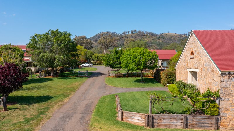 Photo - Daruka Homestead 80 Wyndham Close, Tamworth NSW 2340 - Image 2