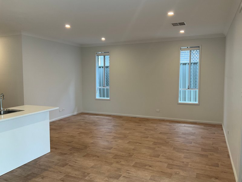 Photo - DHA Defence Housing Australia , Evanston South SA 5116 - Image 11