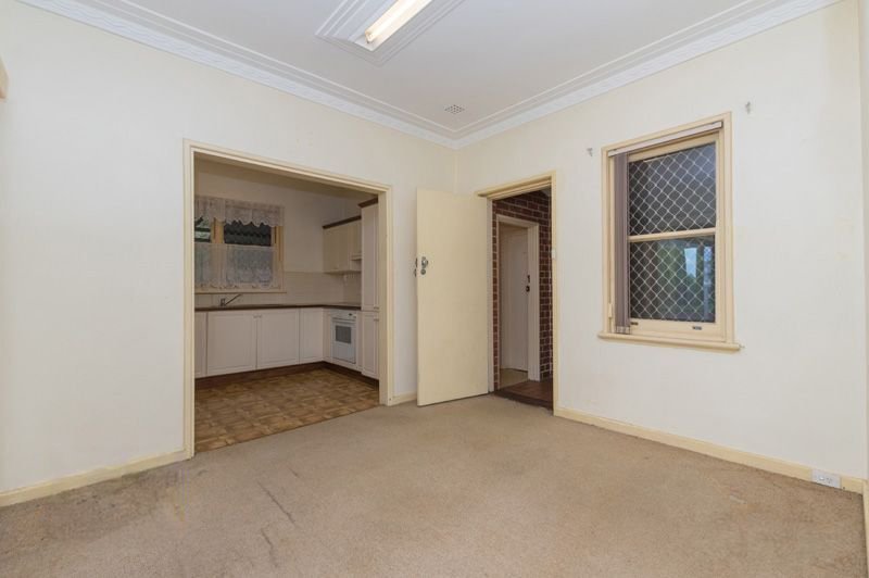 Photo - Doubleview WA 6018 - Image 4