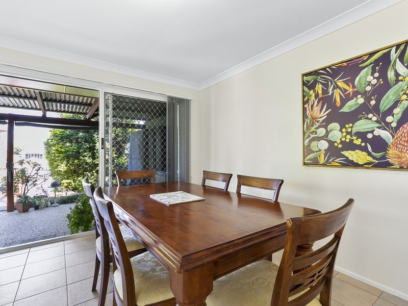 Photo - Duplex 1/13 Pentas Drive, Bongaree QLD 4507 - Image 11