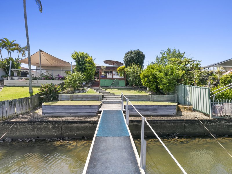 Photo - Duplex 1/13 Pentas Drive, Bongaree QLD 4507 - Image 21