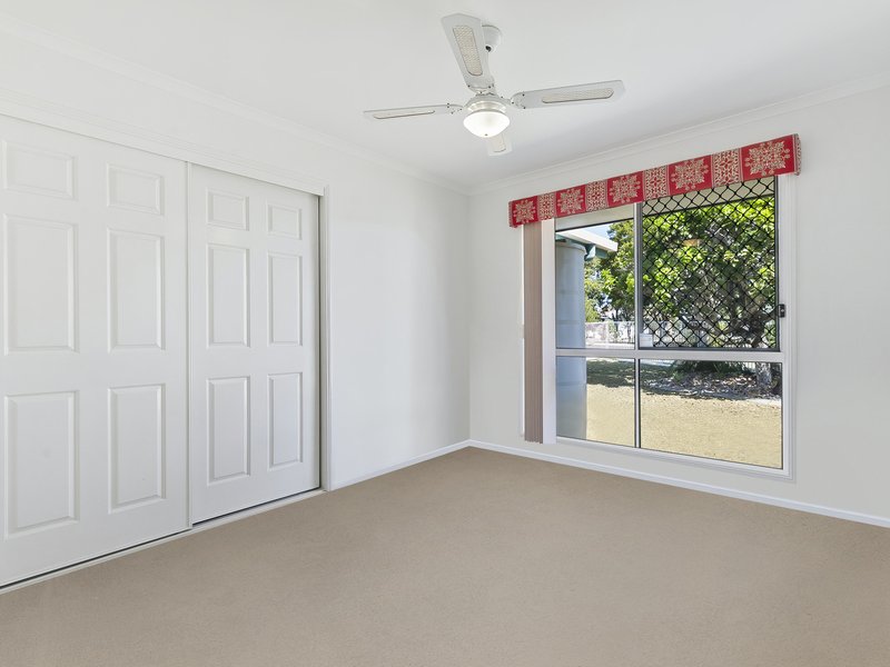 Photo - Duplex 1/29 Fearn Ave , Bongaree QLD 4507 - Image 18