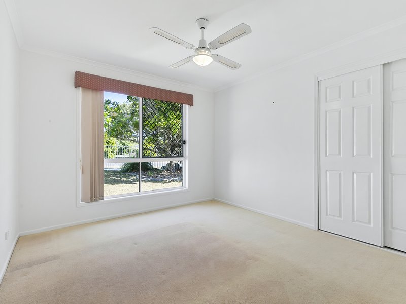 Photo - Duplex 1/29 Fearn Ave , Bongaree QLD 4507 - Image 19