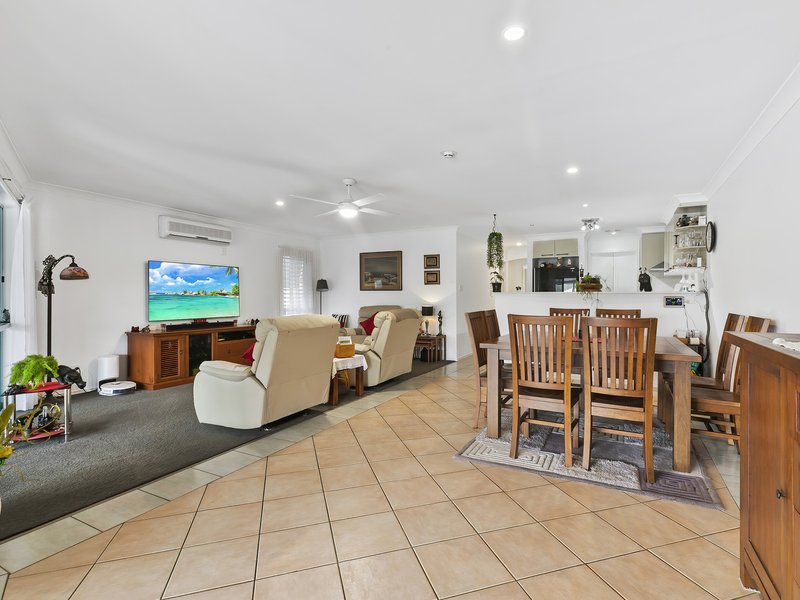 Photo - Duplex 1/30 Hoya Cres , Bongaree QLD 4507 - Image 7