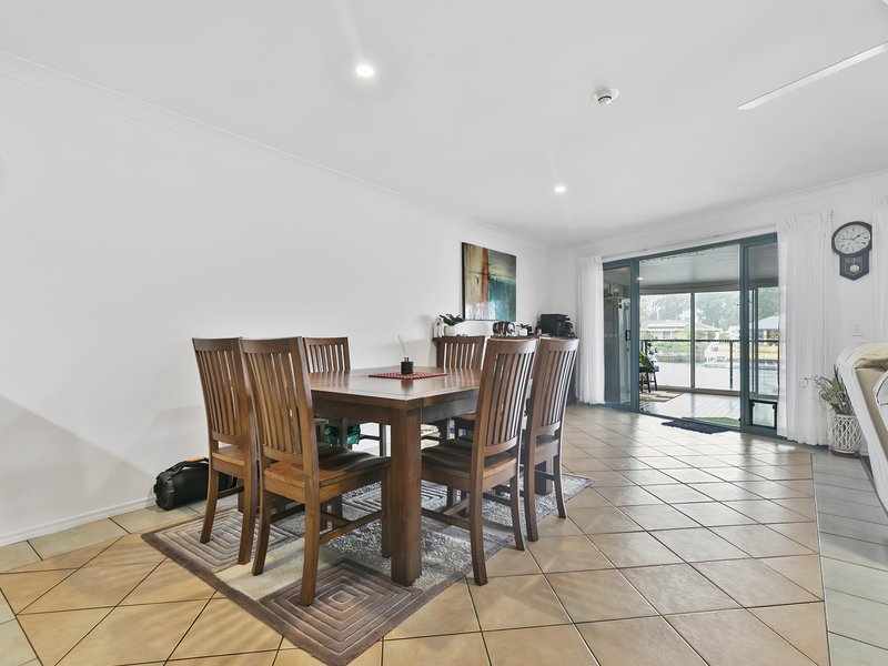 Photo - Duplex 1/30 Hoya Cres , Bongaree QLD 4507 - Image 12