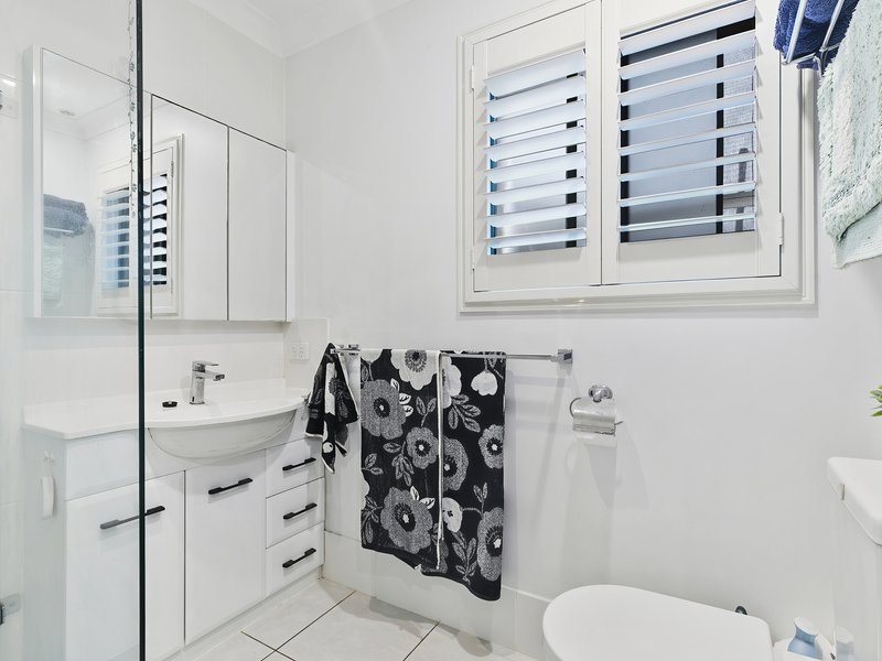 Photo - Duplex 1/30 Hoya Cres , Bongaree QLD 4507 - Image 16