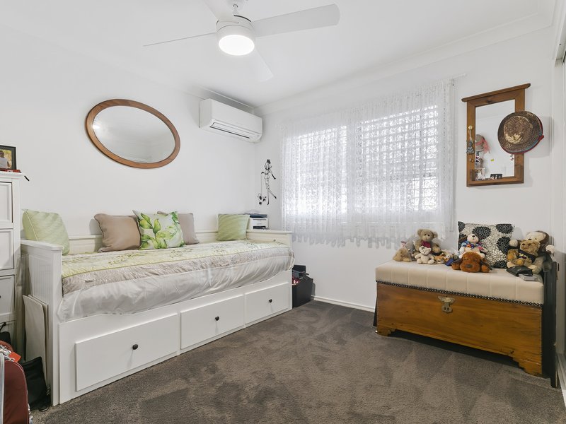 Photo - Duplex 1/30 Hoya Cres , Bongaree QLD 4507 - Image 18