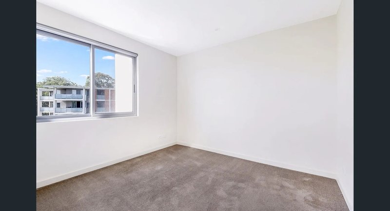 Photo - E304/2 Rowe Drive, Potts Hill NSW 2143 - Image 4