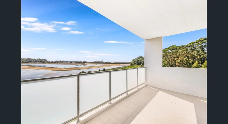 Photo - E304/2 Rowe Drive, Potts Hill NSW 2143 - Image 8