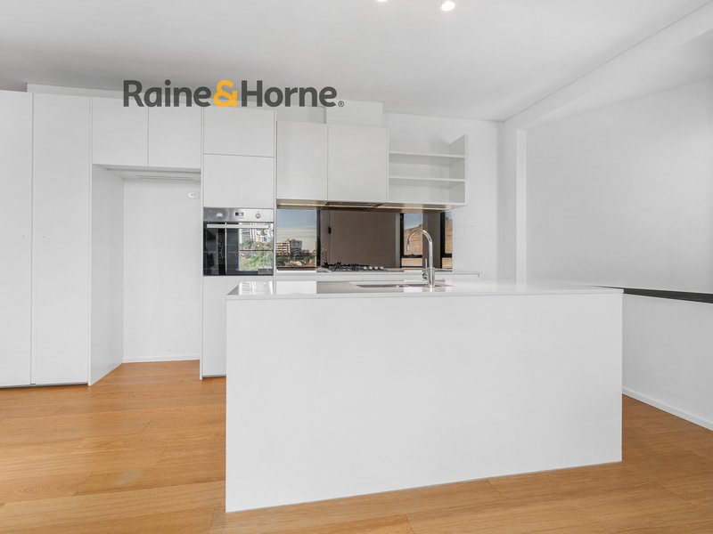 Photo - E501/26 Shepherd Street, Liverpool NSW 2170 - Image 4