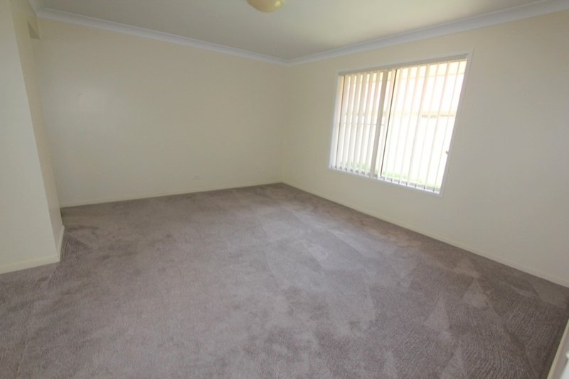 Photo - Emerald QLD 4720 - Image 6