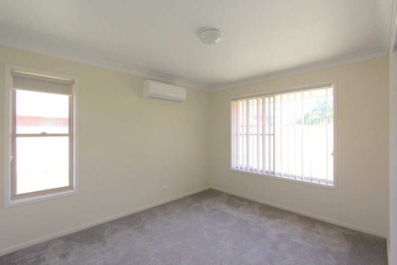 Photo - Emerald QLD 4720 - Image 10