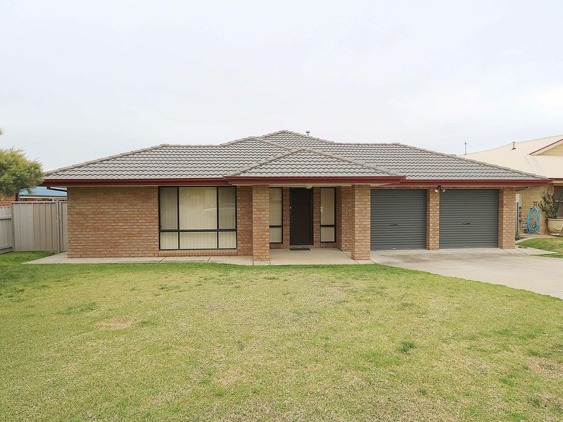 Photo - Glenfield Park NSW 2650 - Image 1