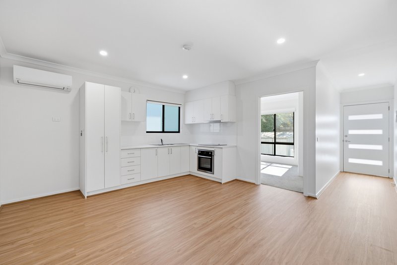 Photo - Granny Flat/11 Croxteth Way, Wantirna VIC 3152 - Image 2
