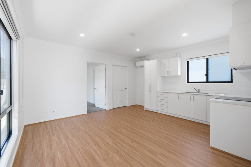 Photo - Granny Flat/11 Croxteth Way, Wantirna VIC 3152 - Image 3