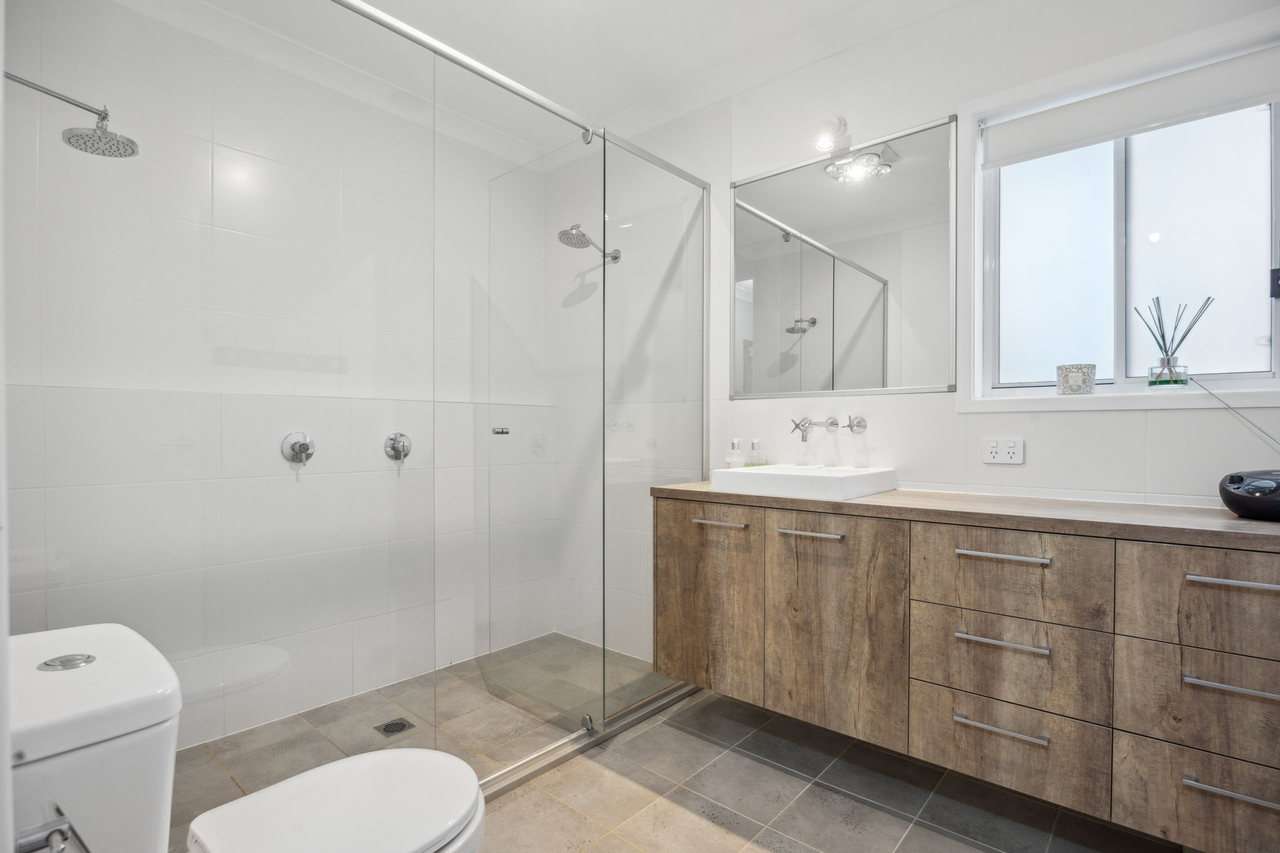 5-bedroom house at 7 Green Avenue, Gunning, NSW 2581, Upper Lachlan, New South Wales