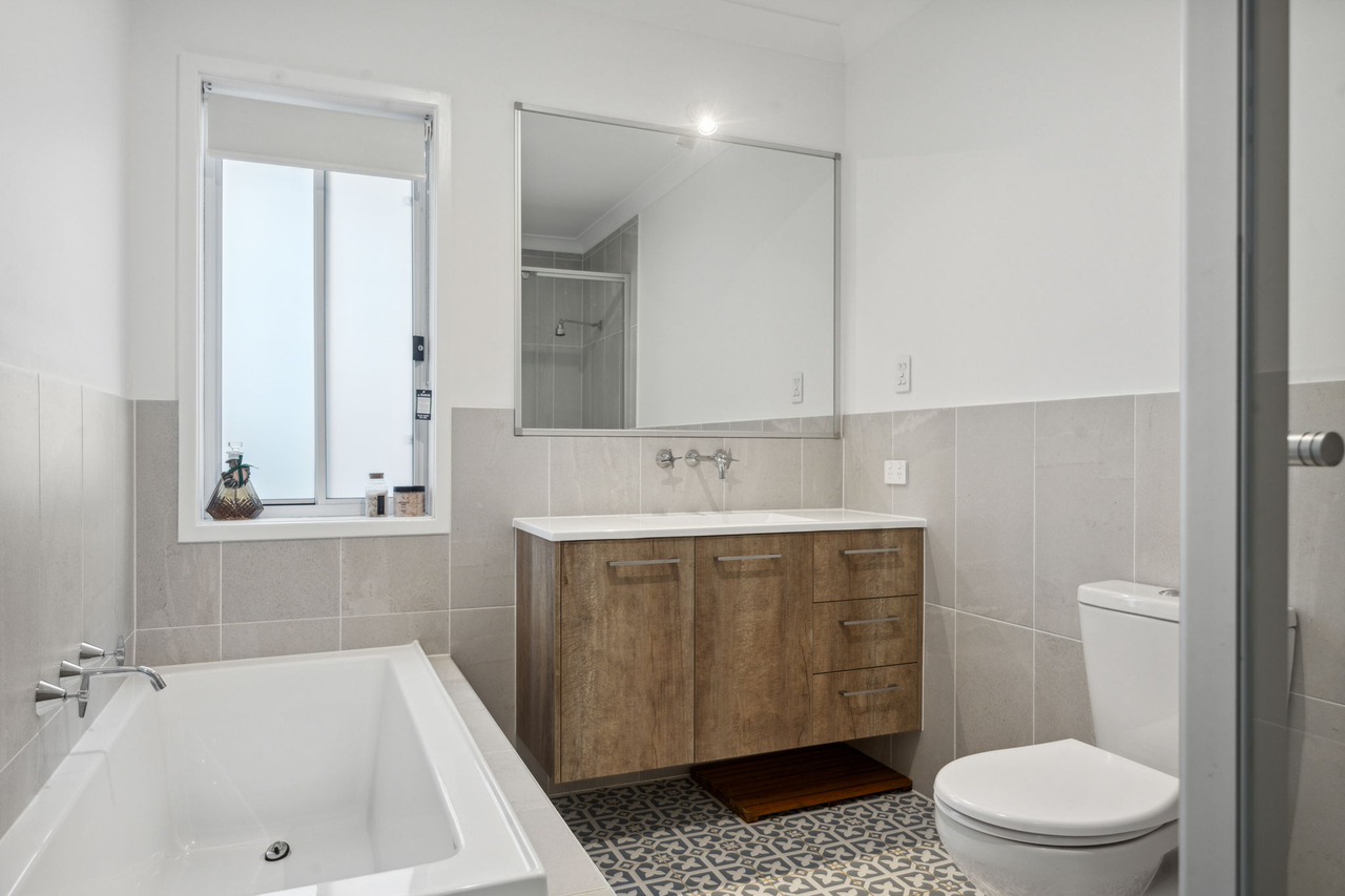 5-bedroom house at 7 Green Avenue, Gunning, NSW 2581, Upper Lachlan, New South Wales