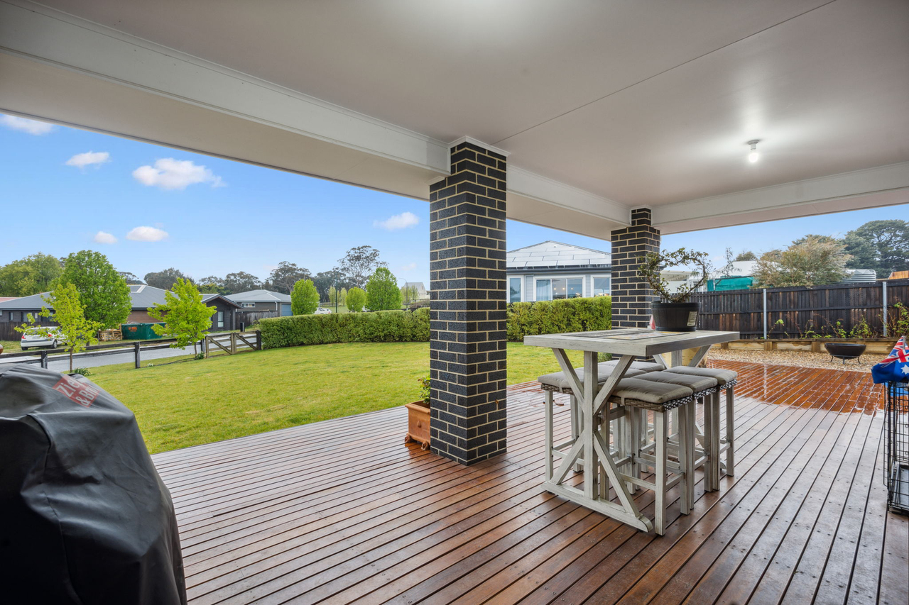 5-bedroom house at 7 Green Avenue, Gunning, NSW 2581, Upper Lachlan, New South Wales