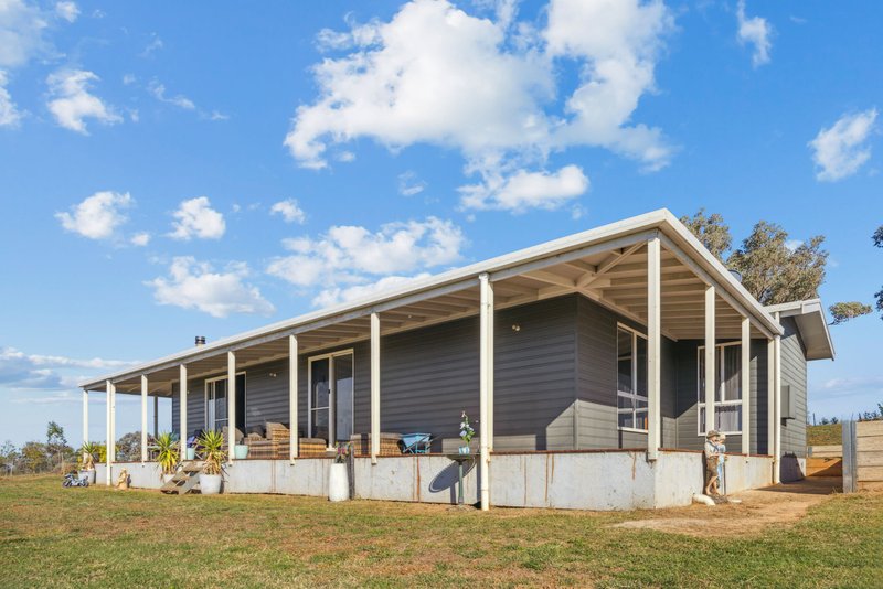 "Hilltops" 262 Cooringle Road, Harden NSW 2587