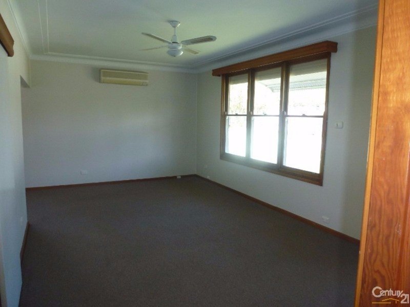 Photo - House 4/11 Charlton Street, Barnsley NSW 2278 - Image 3