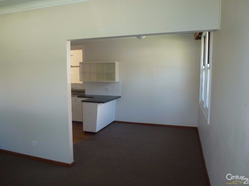 Photo - House 4/11 Charlton Street, Barnsley NSW 2278 - Image 11