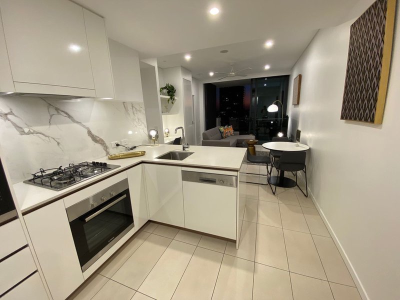 Photo - Level 21/19 Hope Street, South Brisbane QLD 4101 - Image 1