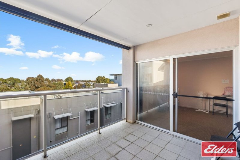 Photo - Level 303/26-28 Metro Parade, Mawson Lakes SA 5095 - Image 9