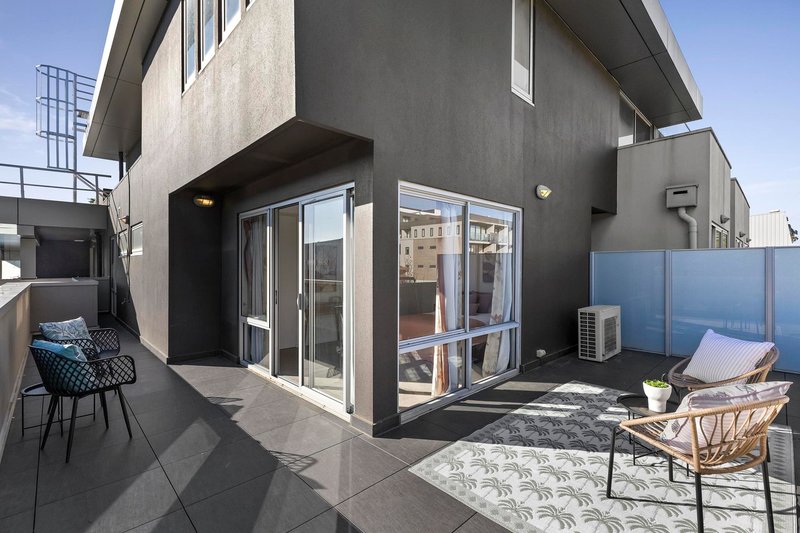 Photo - Level 4/409/18 Berkeley Street, Doncaster VIC 3108 - Image 7