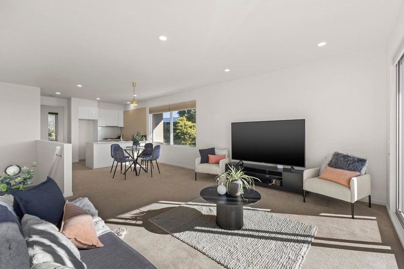 Photo - Level 4/409/18 Berkeley Street, Doncaster VIC 3108 - Image 8