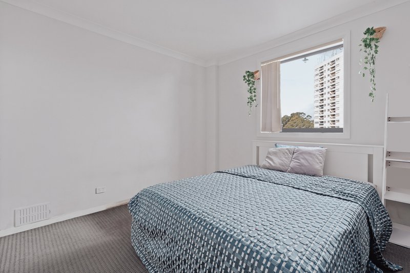 Photo - Level 8/33/24 Campbell Street, Parramatta NSW 2150 - Image 6