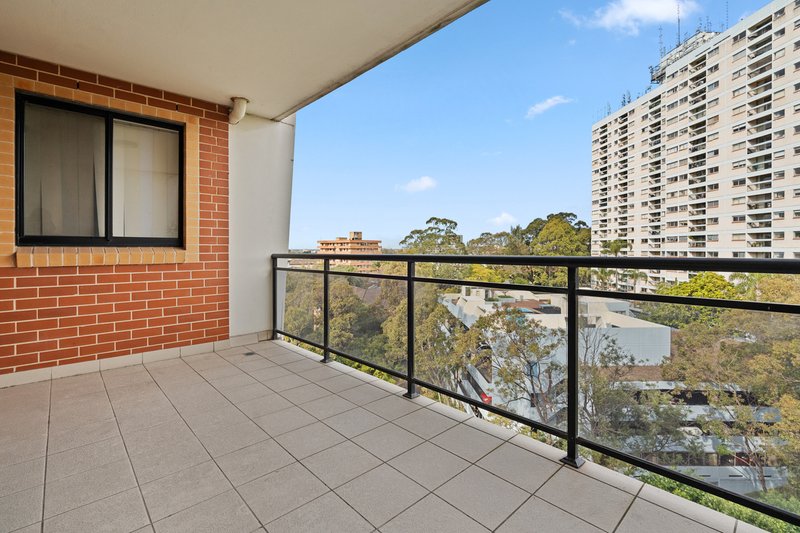 Photo - Level 8/33/24 Campbell Street, Parramatta NSW 2150 - Image 7