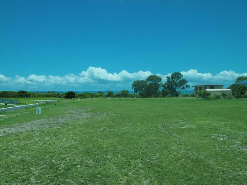 Photo - lot 10 (12B) Marine Court, Urangan QLD 4655 - Image 3