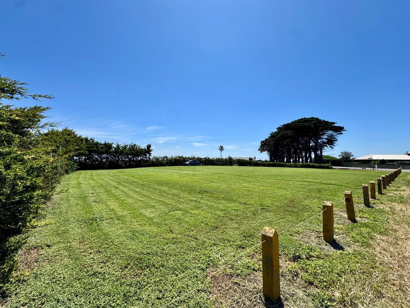 Photo - Lot 2/340 Cunninghams Road, Werribee South VIC 3030 - Image 4