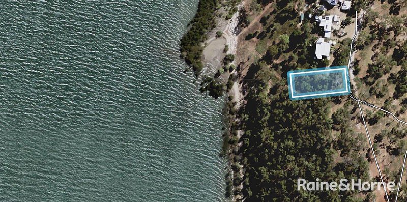 Photo - Lot 9 Quoin Island, Gladstone Harbour QLD 4680 - Image 3