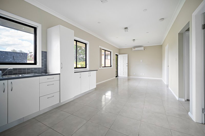 Photo - Lurnea NSW 2170 - Image 6