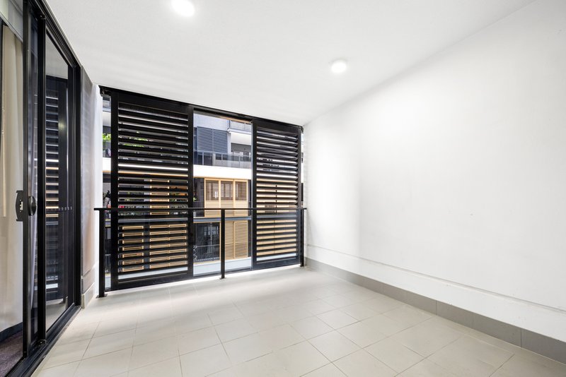 Photo - Luxury Apartment/16 Masters Street, Newstead QLD 4006 - Image 7