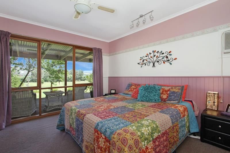 Photo - Myrtleford VIC 3737 - Image 15