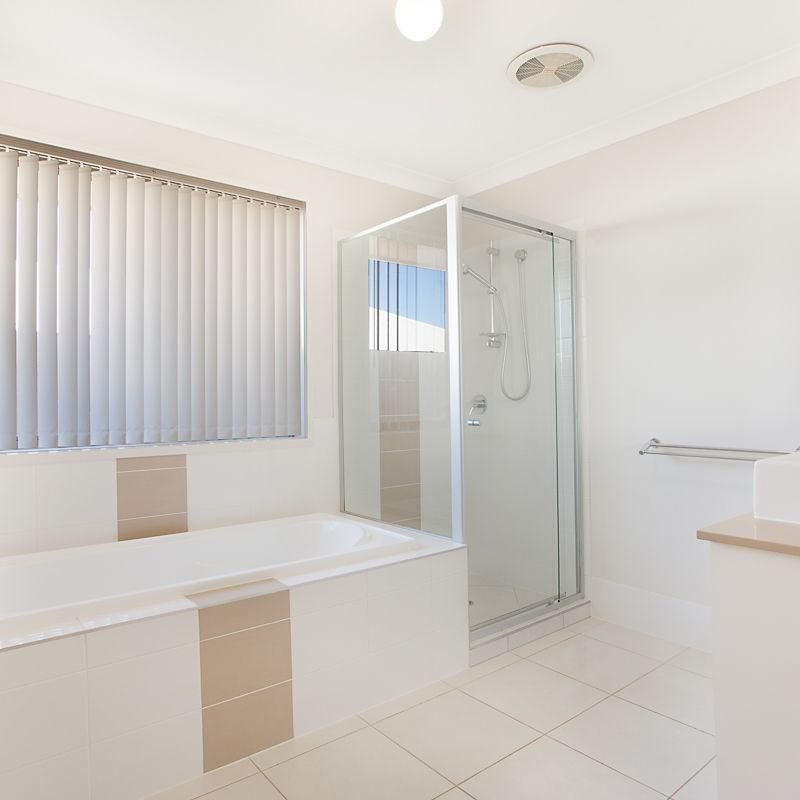 Photo - North Lakes QLD 4509 - Image 6